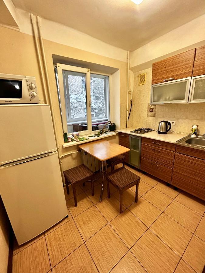 Apartment Near Train Station And Close To City Center Киев Екстериор снимка
